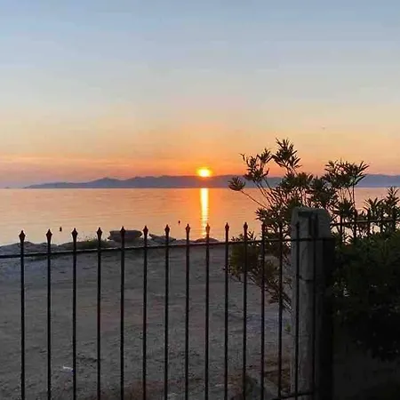 度假居 On The Beach